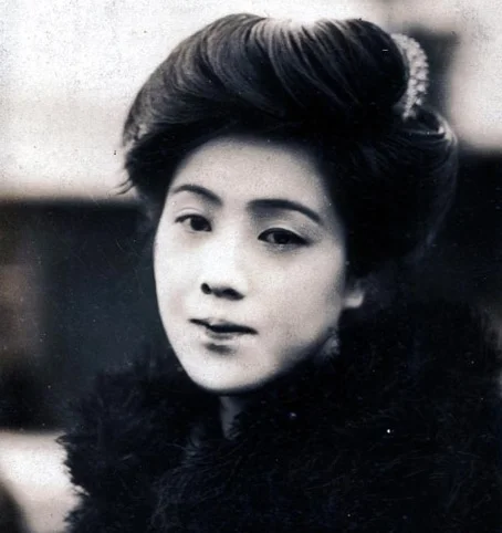 82歳で歌手デビュー、火だるまになった名女優・浦辺粂子